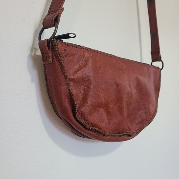 Lyons Leather Co Honey Bee Purse Bag Brown Half Circle Crossbody - Picture 2 of 10